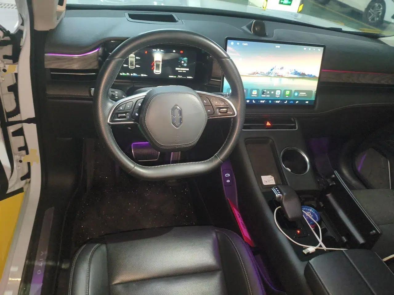 Hima AITO M5 2022 Extended-Range Four-Wheel Drive Ultimate Edition — миниатюра 10