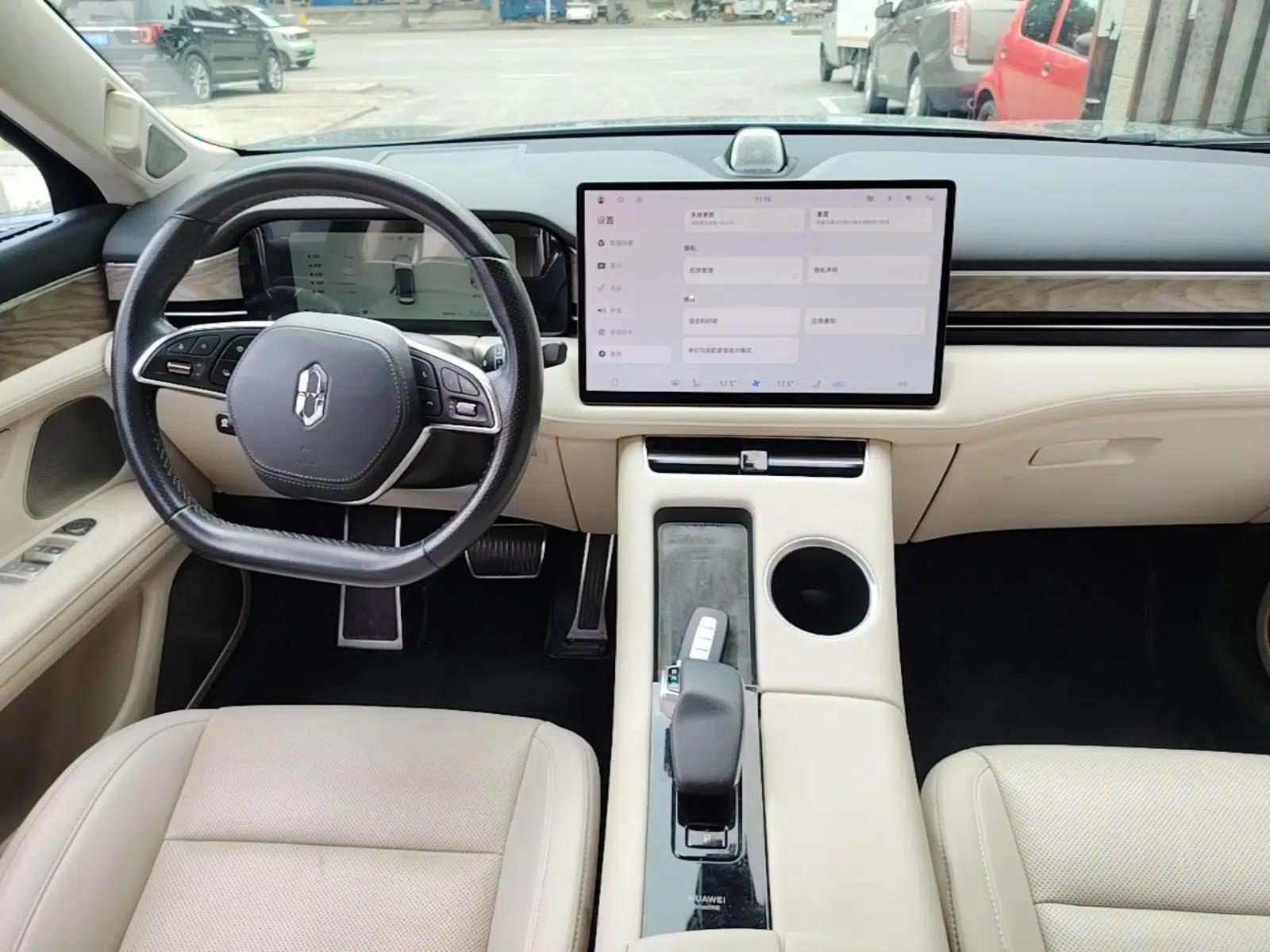 Hima AITO M5 2022 Range-Extended Rear-Drive Standard Version — миниатюра 12