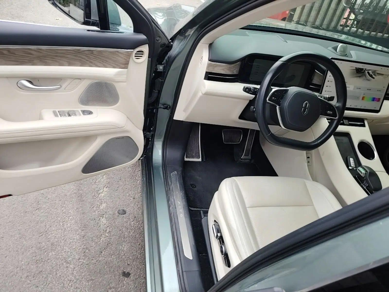 Hima AITO M5 2022 Range-Extended Rear-Drive Standard Version — миниатюра 18
