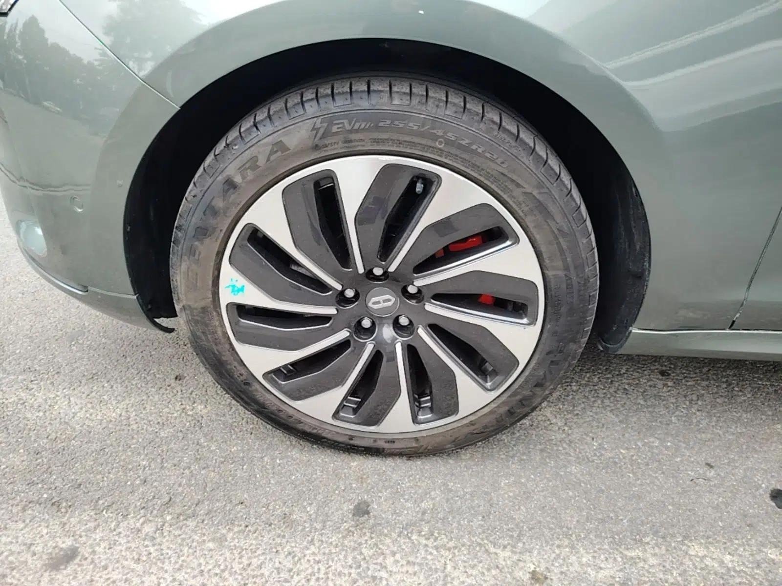 Hima AITO M5 2022 Range-Extended Rear-Drive Standard Version — миниатюра 10