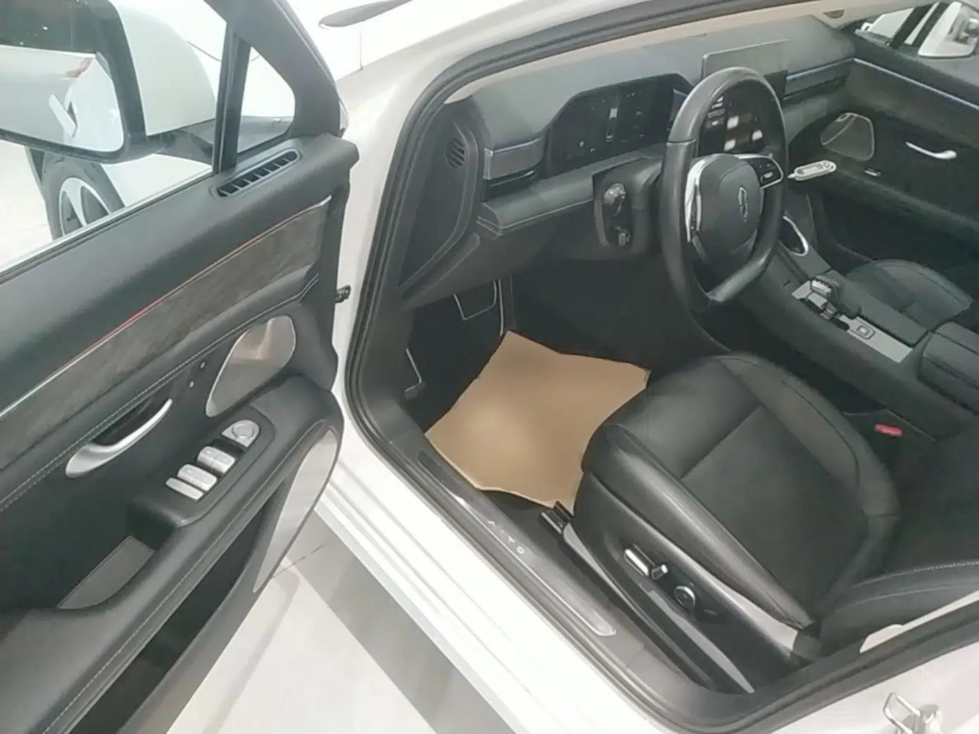 Hima AITO M5 2022 Range-Extended Rear-Drive Standard Version — миниатюра 18