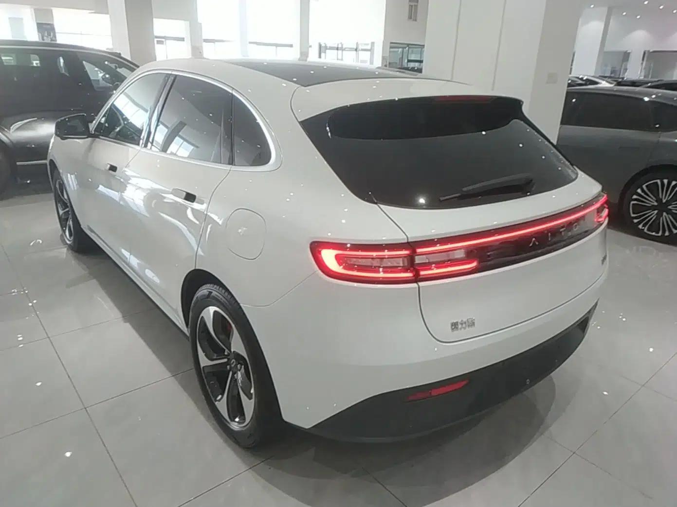 Hima AITO M5 2022 Range-Extended Rear-Drive Standard Version — миниатюра 4