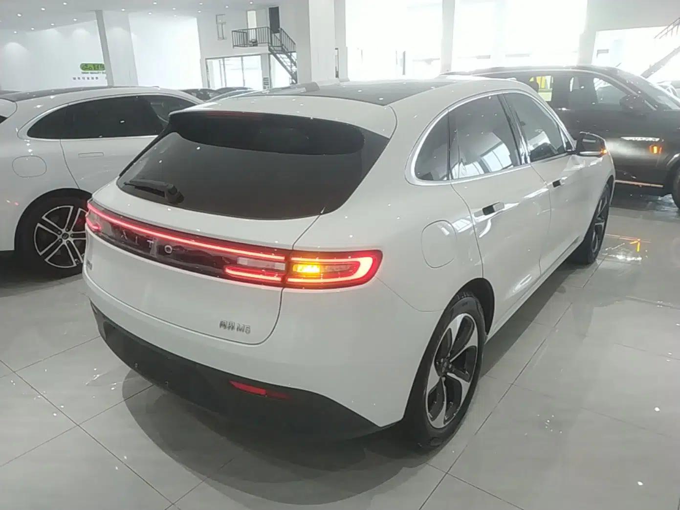Hima AITO M5 2022 Range-Extended Rear-Drive Standard Version — миниатюра 6