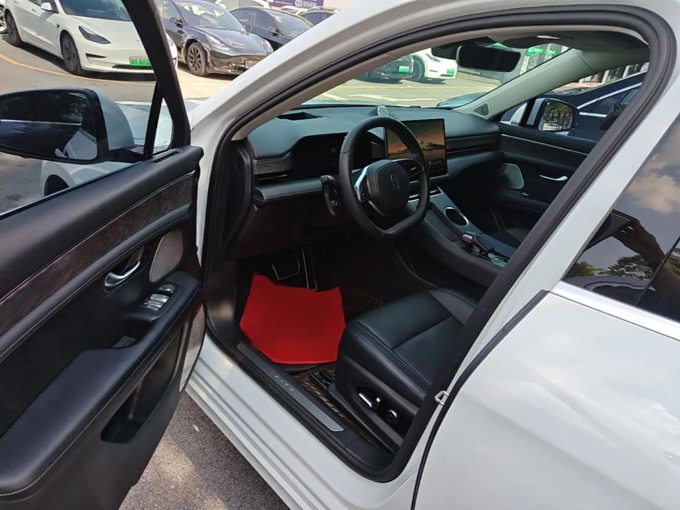 Hima AITO M5 2022 Extended-Range Four-Wheel Drive Performance Version — миниатюра 23