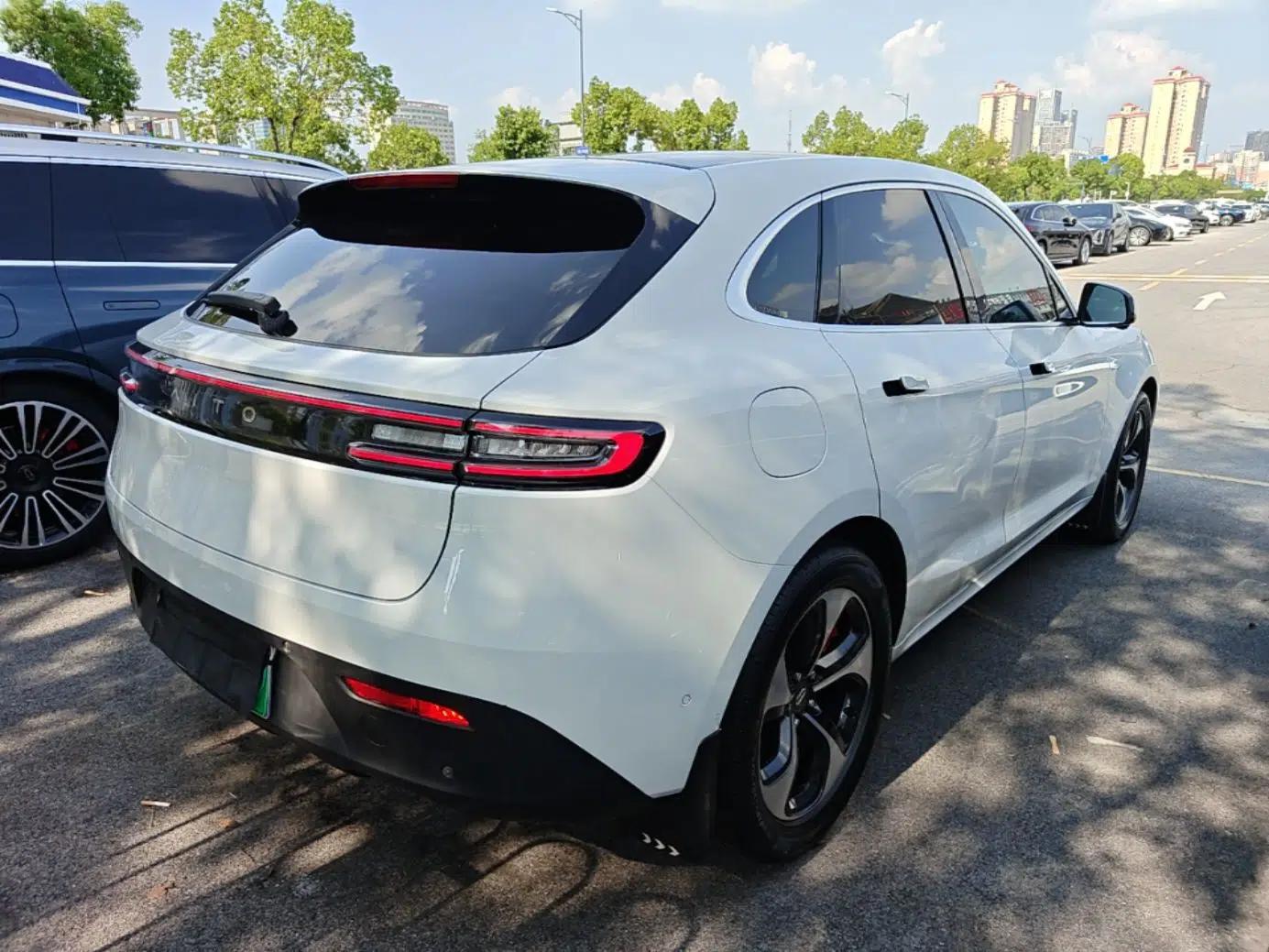Hima AITO M5 2022 Extended-Range Four-Wheel Drive Performance Version — миниатюра 6