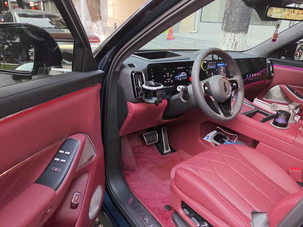 Hima AITO M8 2025 Model, Pure Electric Max+ Five-Seat All-Wheel-Drive Version — миниатюра 16