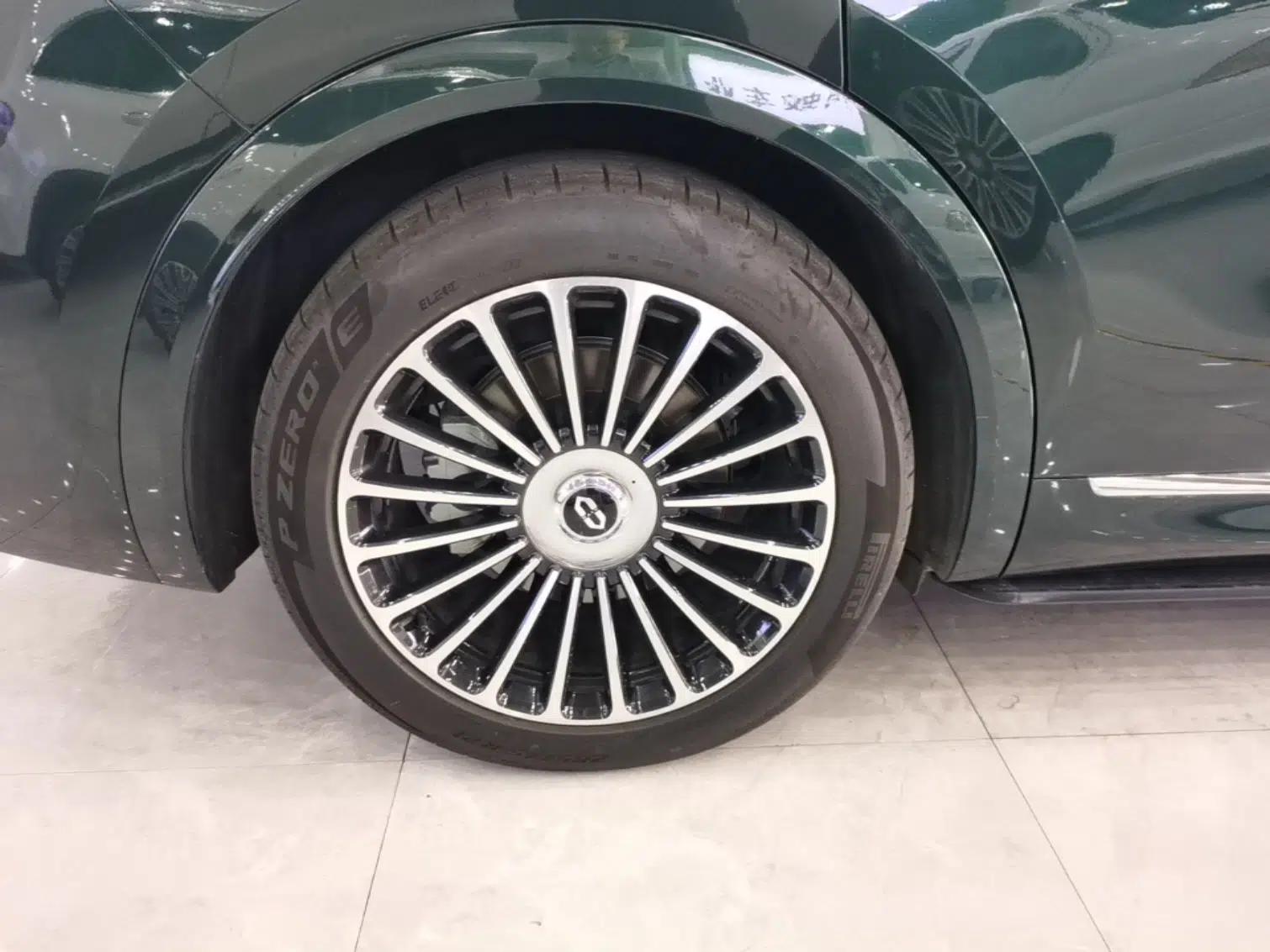 Hima AITO M8 2025 Extended-Range Ultra Version 53.4 kWh 6-Seater Edition — миниатюра 11