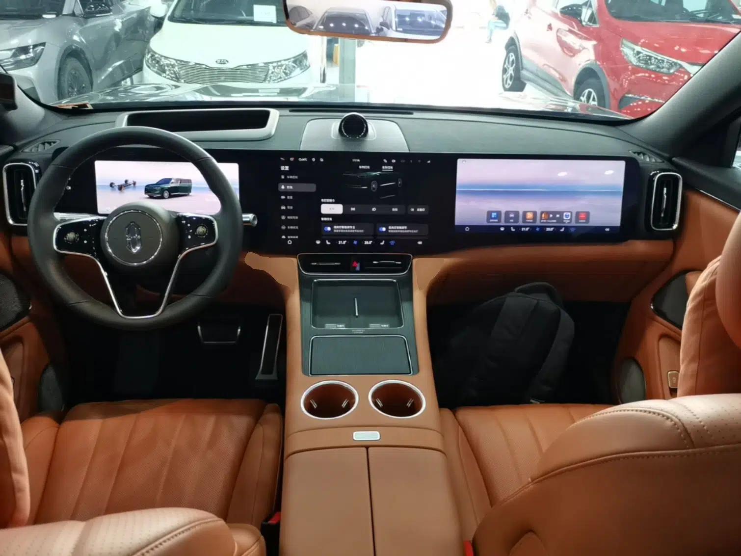 Hima AITO M8 2025 Extended-Range Ultra Version 53.4 kWh 6-Seater Edition — миниатюра 12