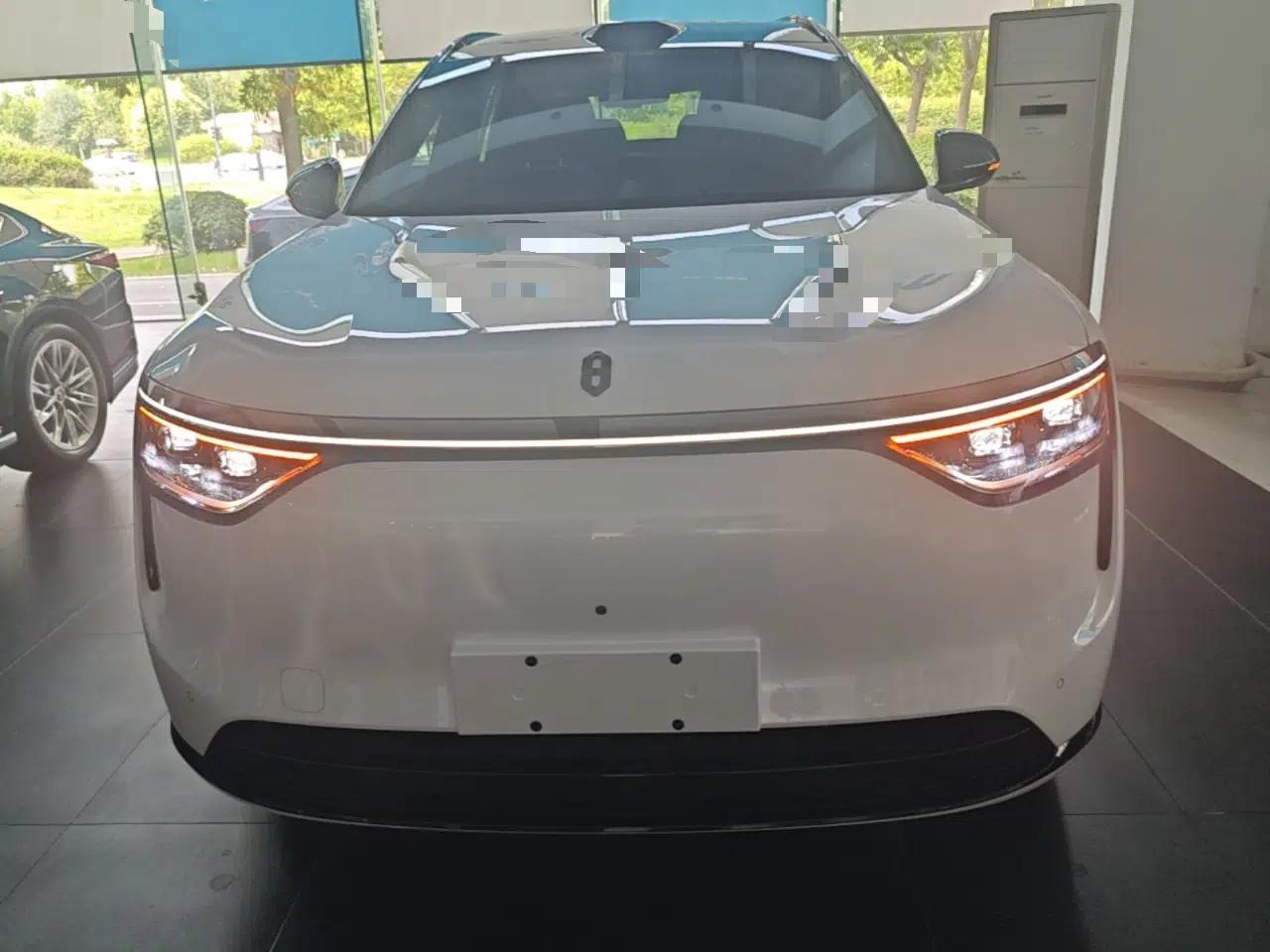 Hima AITO M8 2025 Extended-Range Max+ Version 53.4 kWh 6-Seater Edition — миниатюра 2
