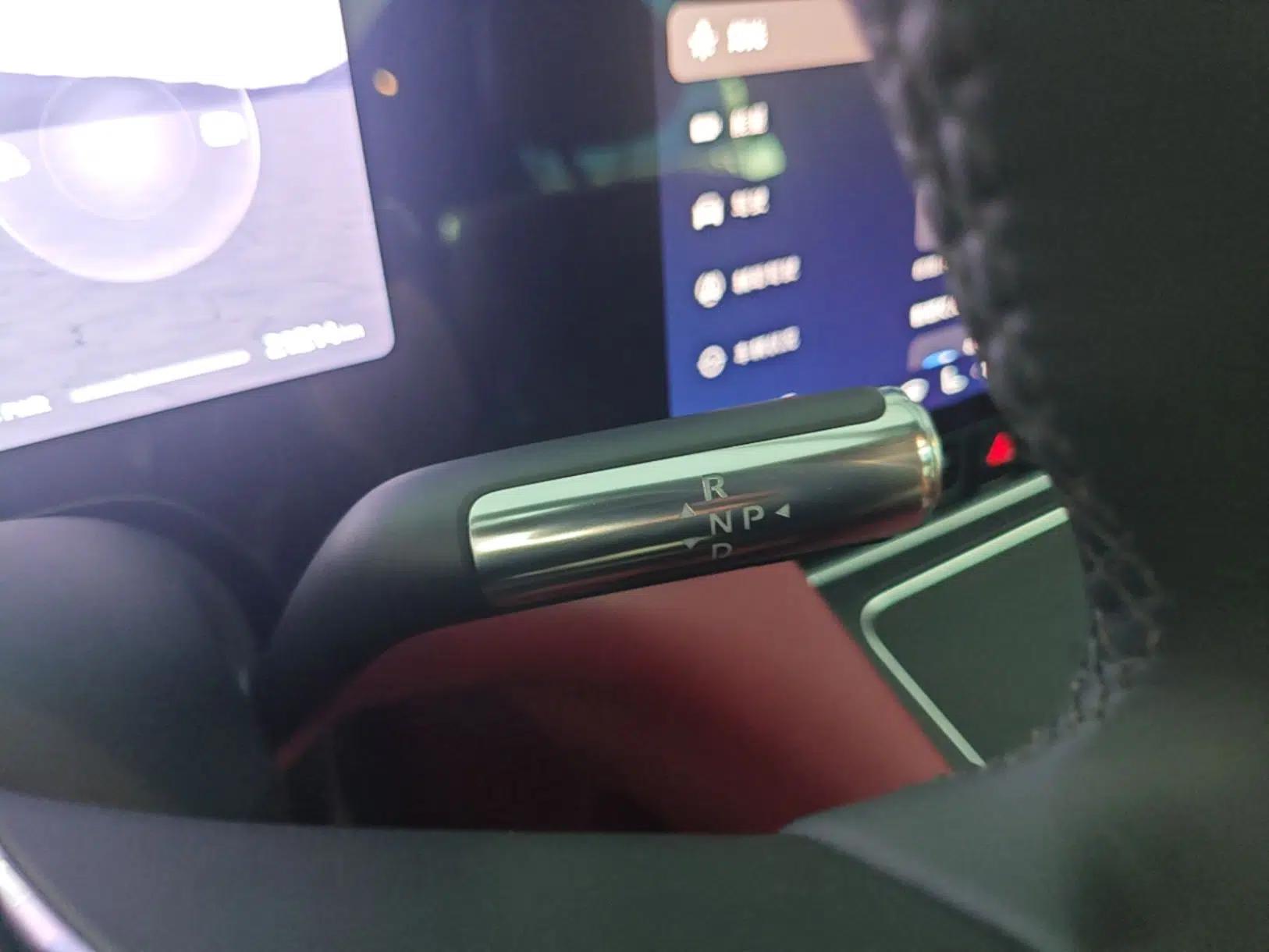 Hima AITO M8 2025 Extended-Range Max+ Version 53.4 kWh 6-Seater Edition — миниатюра 16