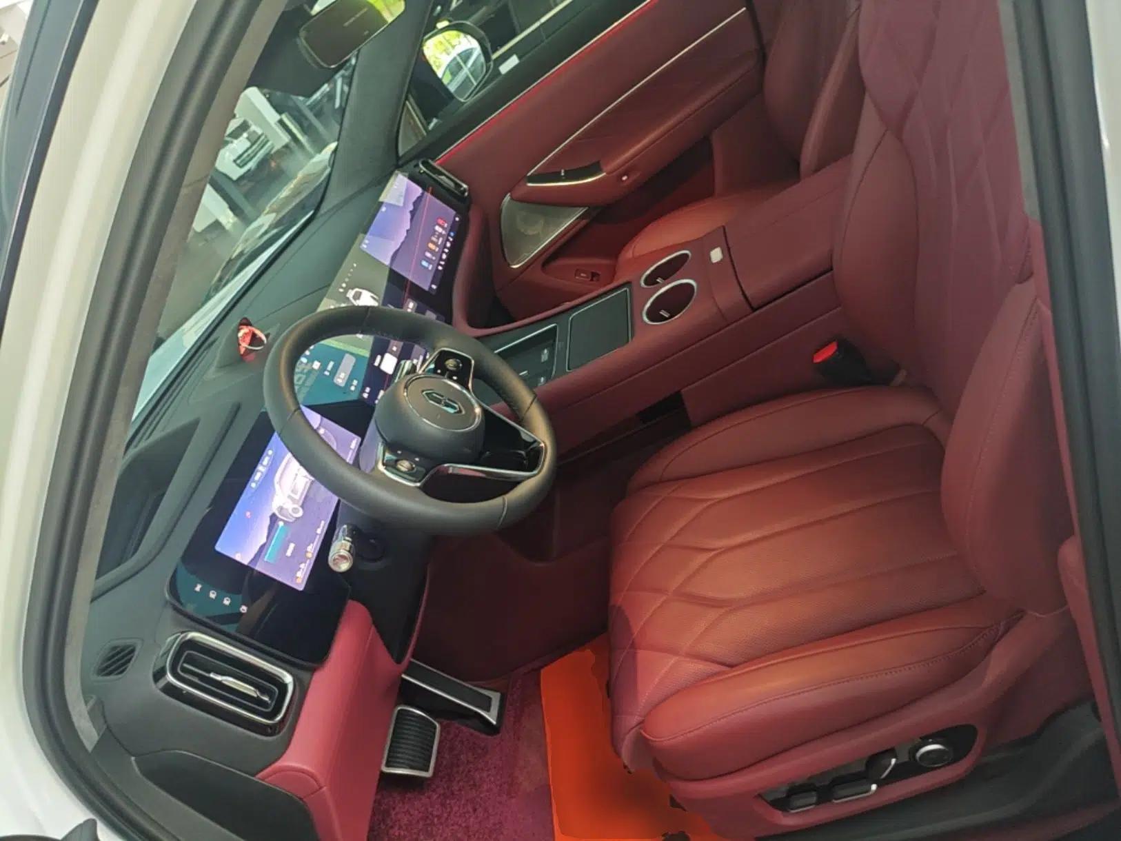Hima AITO M8 2025 Extended-Range Max+ Version 53.4 kWh 6-Seater Edition — миниатюра 17