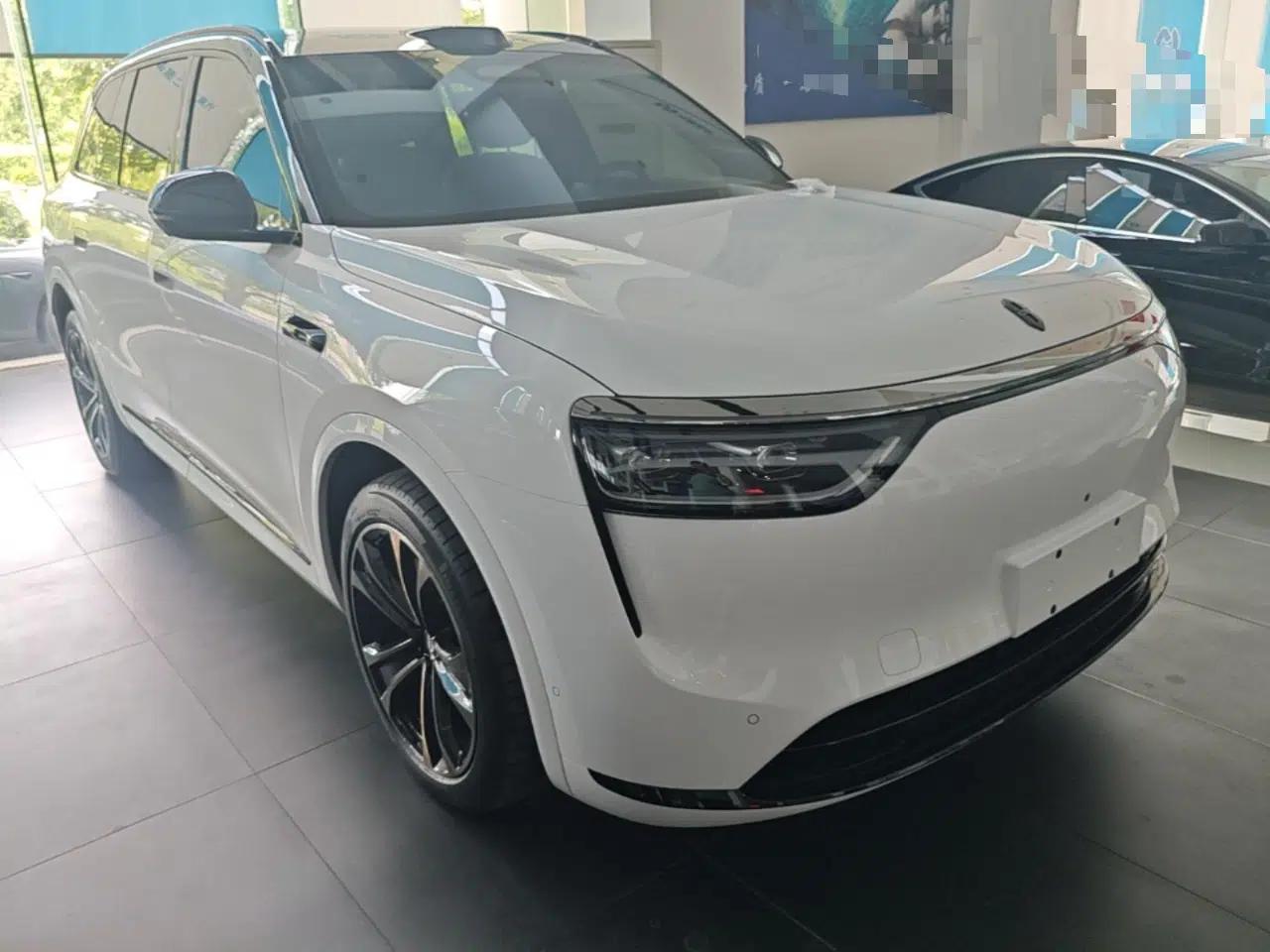 Hima AITO M8 2025 Extended-Range Max+ Version 53.4 kWh 6-Seater Edition — миниатюра 3