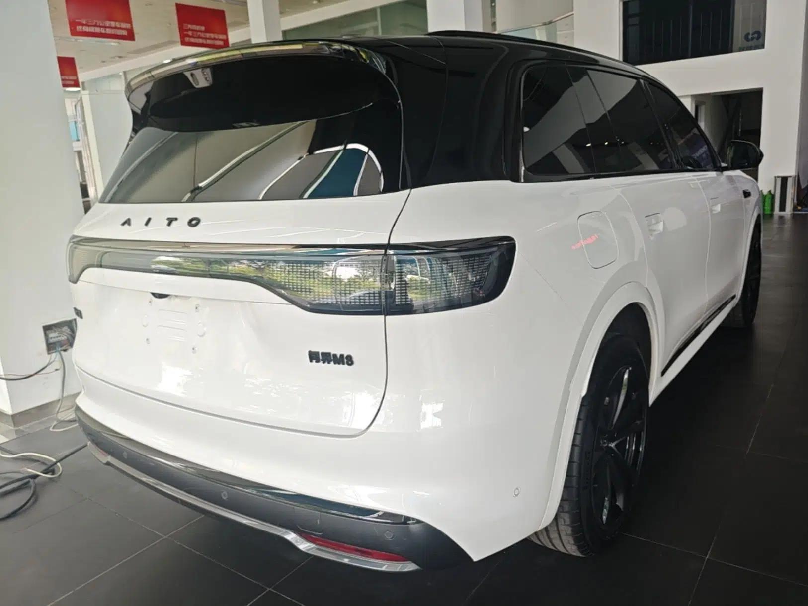 Hima AITO M8 2025 Extended-Range Max+ Version 53.4 kWh 6-Seater Edition — миниатюра 6