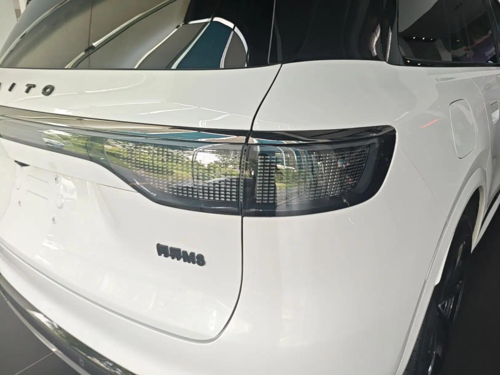 Hima AITO M8 2025 Extended-Range Max+ Version 53.4 kWh 6-Seater Edition — миниатюра 9