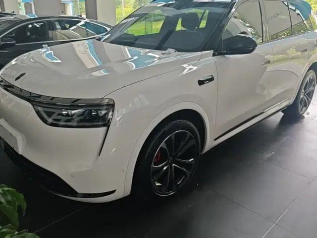 Hima AITO M8 2025 Extended-Range Max+ Version 53.4 kWh 6-Seater Edition