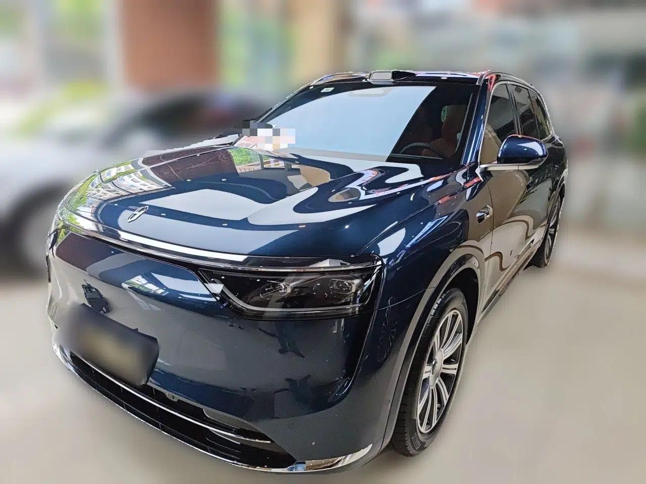 Hima AITO M8 2025 Extended-Range Max+ Version 53.4 kWh 6-Seater Edition — миниатюра 1
