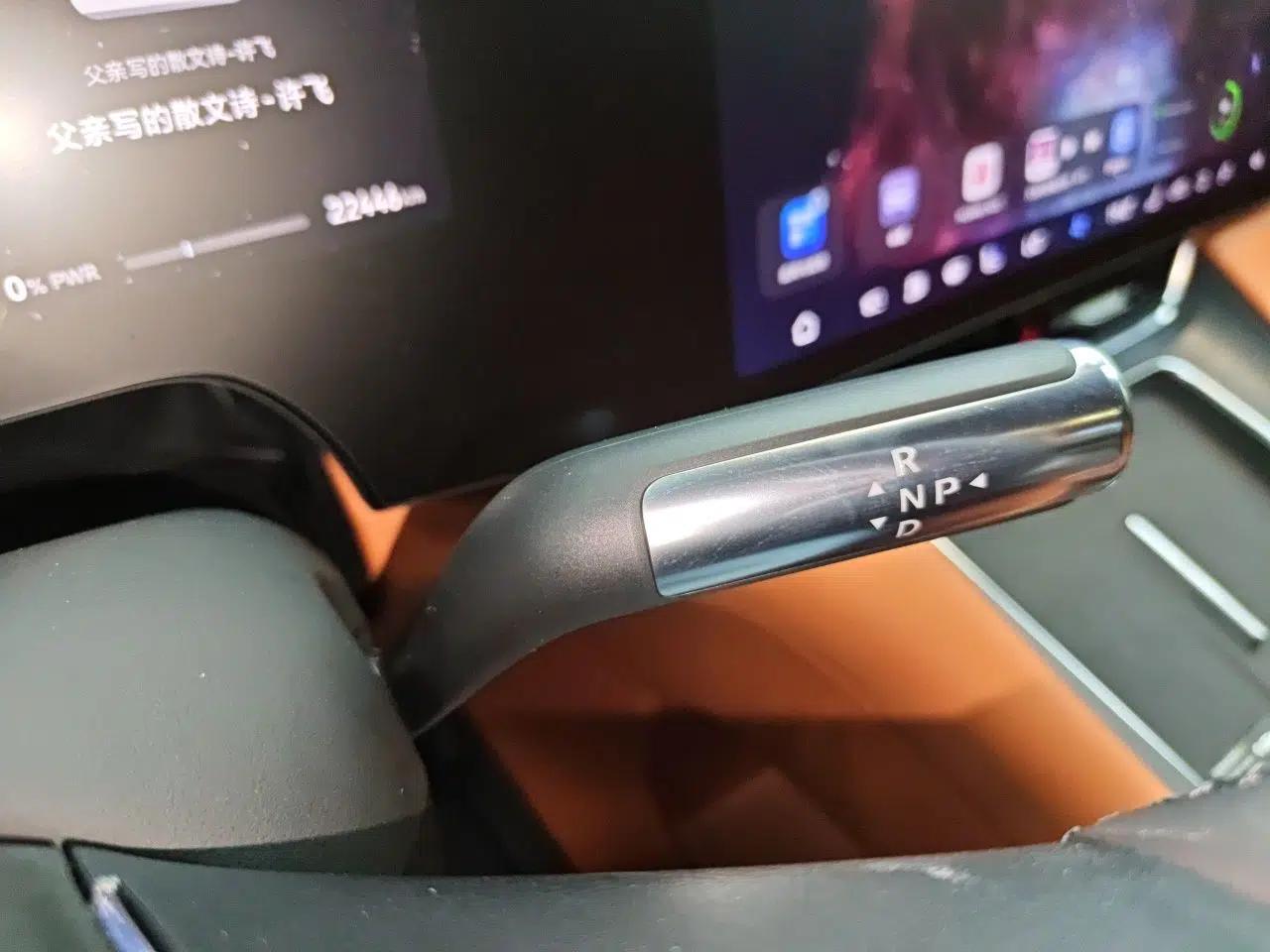 Hima AITO M8 2025 Extended-Range Max+ Version 53.4 kWh 6-Seater Edition — миниатюра 14