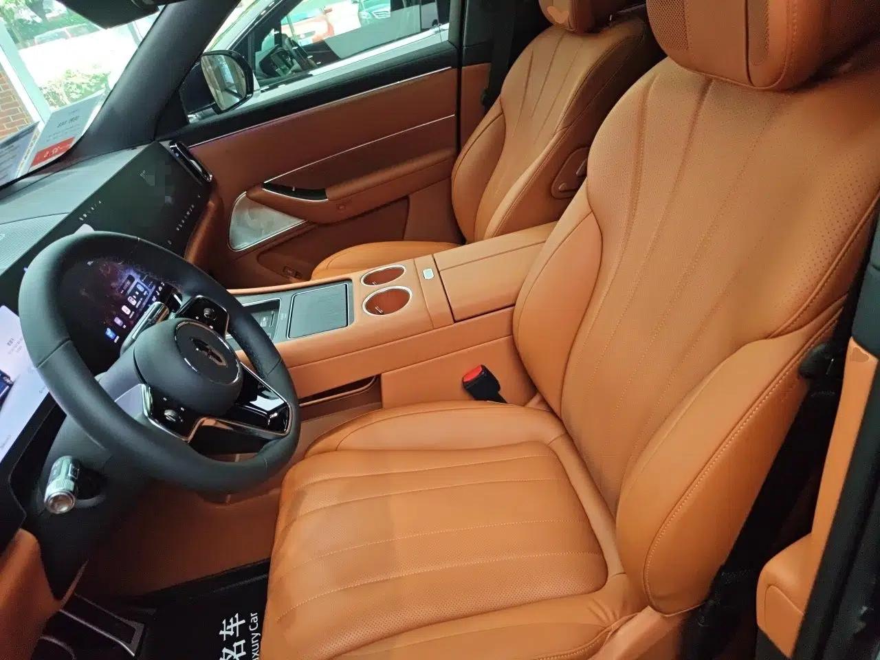 Hima AITO M8 2025 Extended-Range Max+ Version 53.4 kWh 6-Seater Edition — миниатюра 15