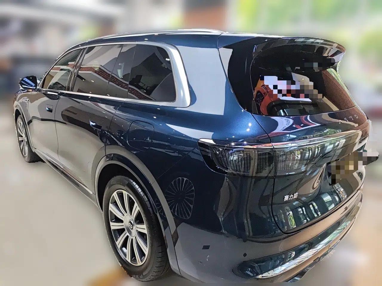 Hima AITO M8 2025 Extended-Range Max+ Version 53.4 kWh 6-Seater Edition — миниатюра 4