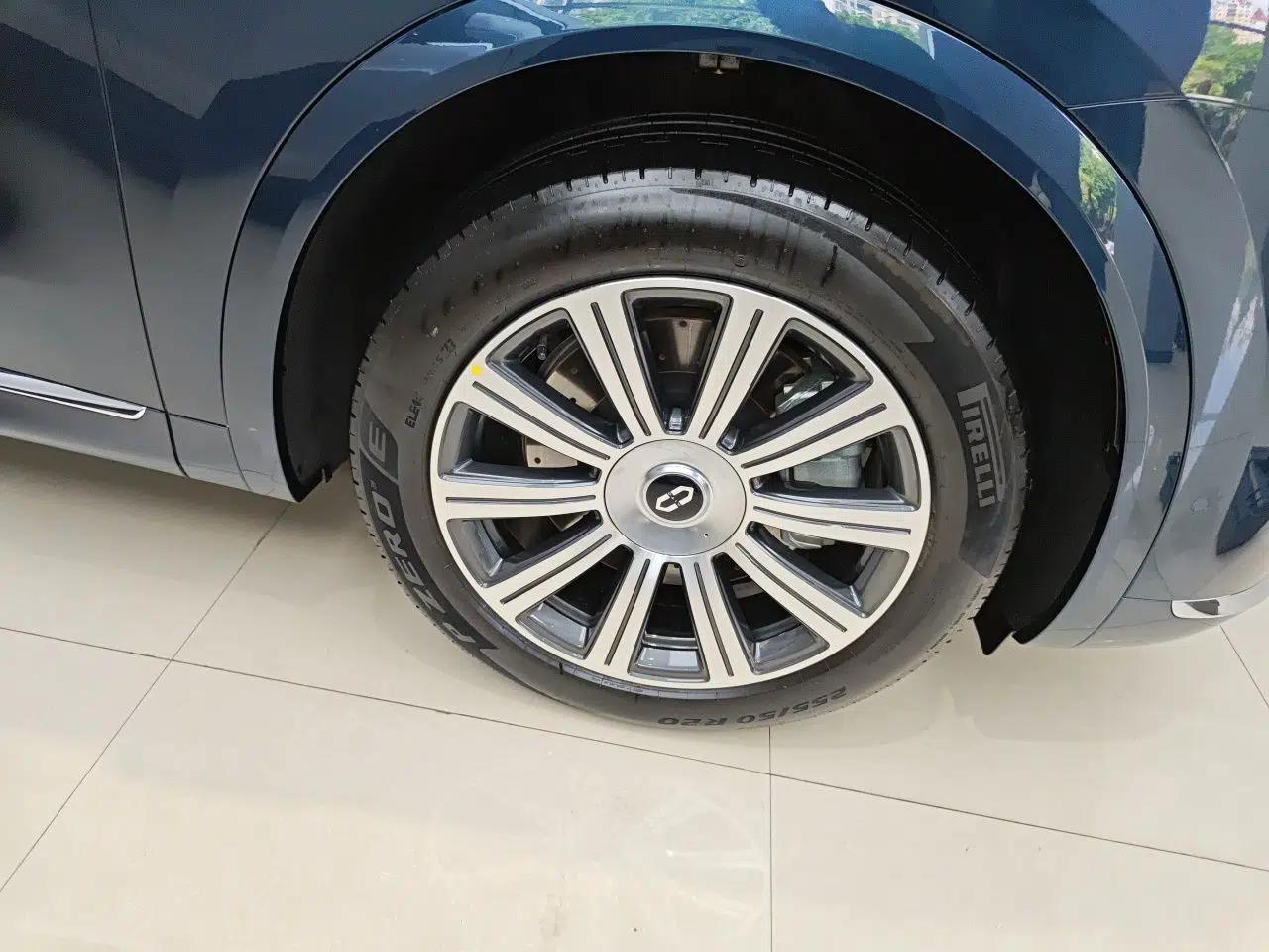 Hima AITO M8 2025 Extended-Range Max+ Version 53.4 kWh 6-Seater Edition — миниатюра 8