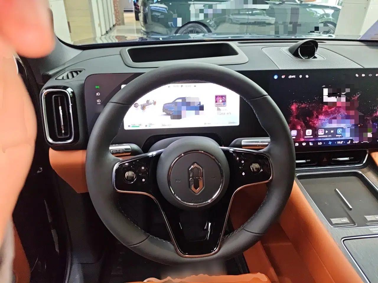 Hima AITO M8 2025 Extended-Range Max+ Version 53.4 kWh 6-Seater Edition — миниатюра 10