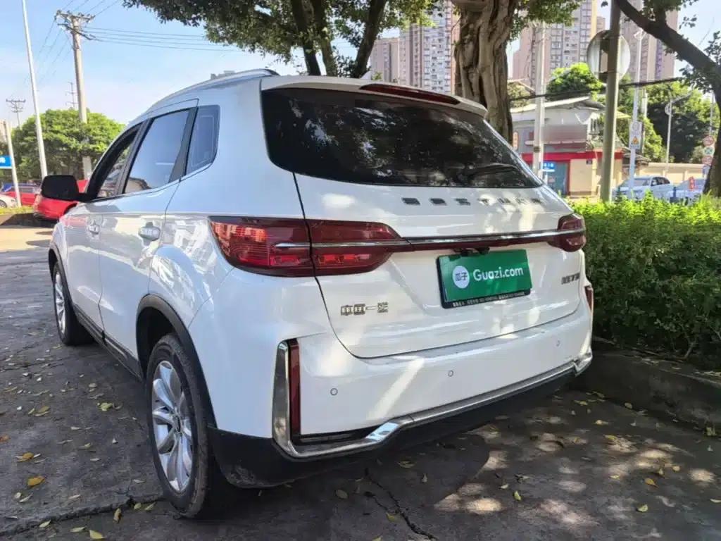 Bestune T33 2019 1.6L Automatic Deluxe Edition (National VI Emission Standard) — миниатюра 5