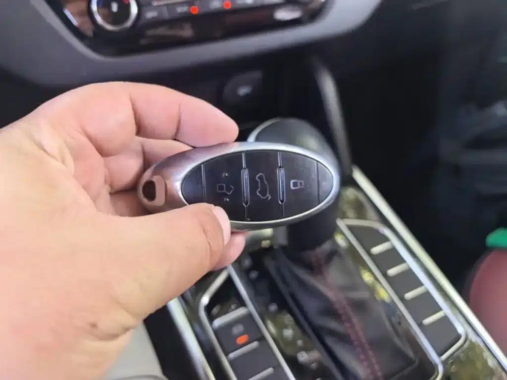 Bestune T33 2019 1.6L Automatic Deluxe Edition (National VI Emission Standard) — миниатюра 9
