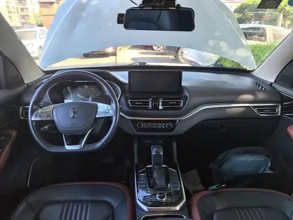 Bestune T33 2019 1.6L Automatic Deluxe Edition (National VI Emission Standard) — миниатюра 10