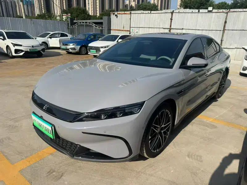 Han EV 2025 Smart Driving Edition 605KM Deluxe Model — миниатюра 1