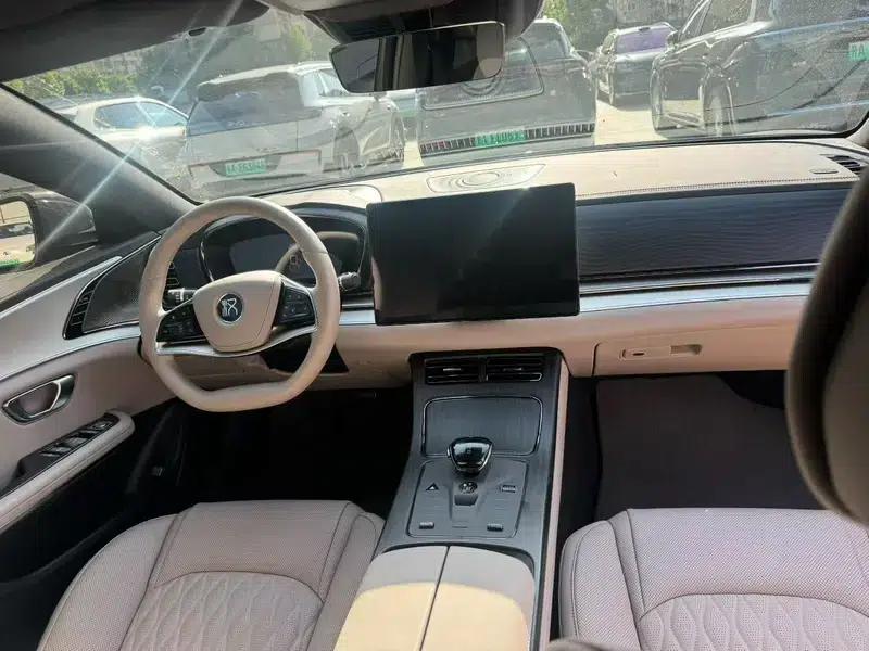 Han EV 2025 Smart Driving Edition 605KM Deluxe Model — миниатюра 9