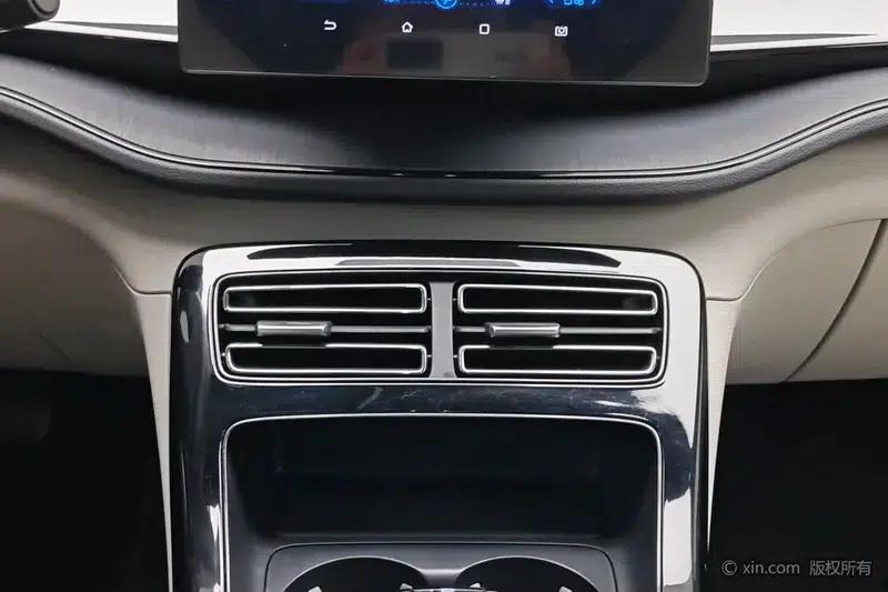 Qin PLUS DM 2023 DM-i Champion Edition 55KM Leading Model — миниатюра 11