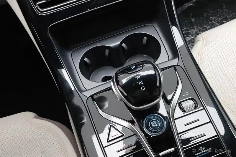 Qin PLUS DM 2023 DM-i Champion Edition 55KM Leading Model — миниатюра 14