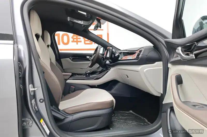 Qin PLUS DM 2023 DM-i Champion Edition 55KM Leading Model — миниатюра 24