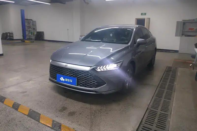Qin PLUS DM 2024 Glory Edition DM-i 55KM Leading Model — миниатюра 1
