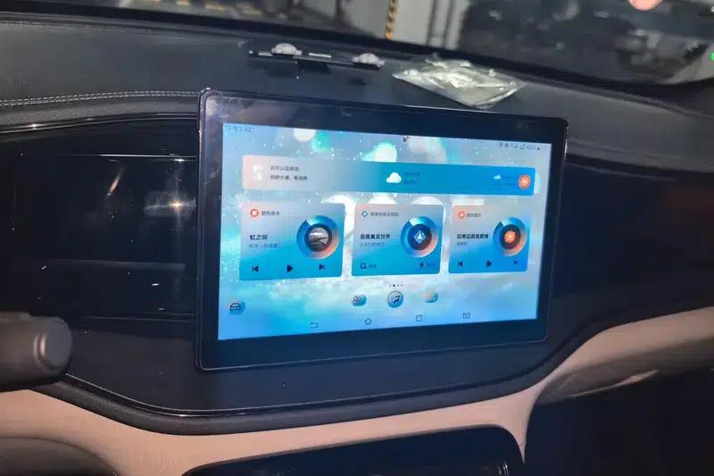 Qin PLUS DM 2024 Glory Edition DM-i 55KM Leading Model — миниатюра 12