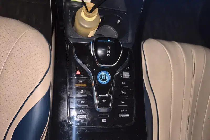 Qin PLUS DM 2024 Glory Edition DM-i 55KM Leading Model — миниатюра 15