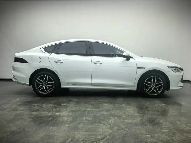 Qin PLUS DM 2021 DM-i 120KM Premium Edition — миниатюра 8