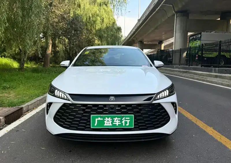 Qin PLUS DM 2025 Intelligent Driving Edition DM-i 55KM Leading Model — миниатюра 2