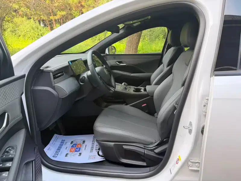 Qin PLUS DM 2025 Intelligent Driving Edition DM-i 55KM Leading Model — миниатюра 11
