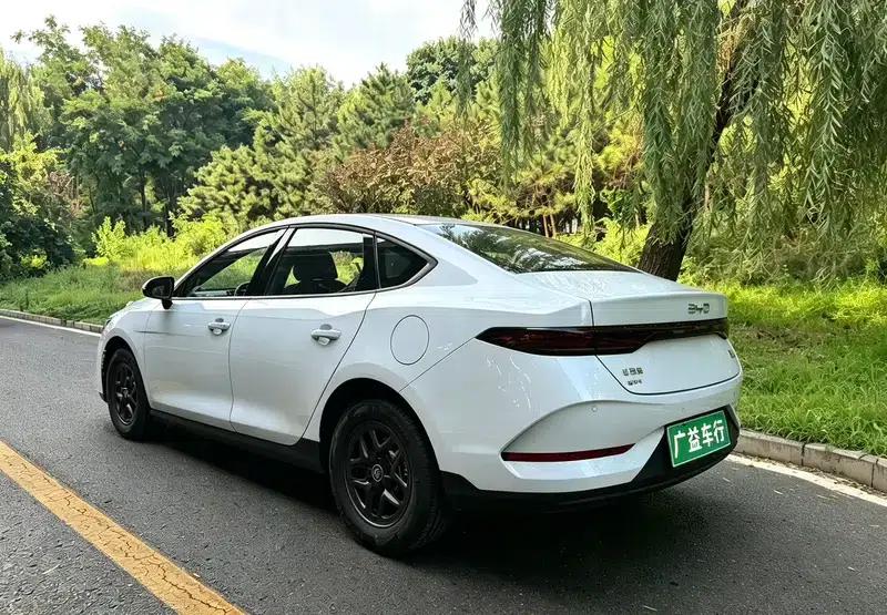 Qin PLUS DM 2025 Intelligent Driving Edition DM-i 55KM Leading Model — миниатюра 4