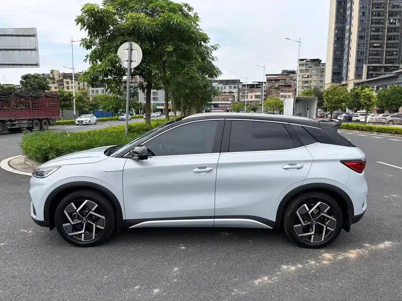 Yuan PLUS 2024 Glory Edition 510KM Superior Model — миниатюра 3