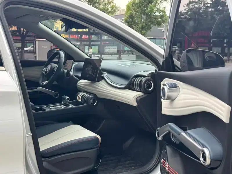 Yuan Plus 2022 430KM Premium — миниатюра 16