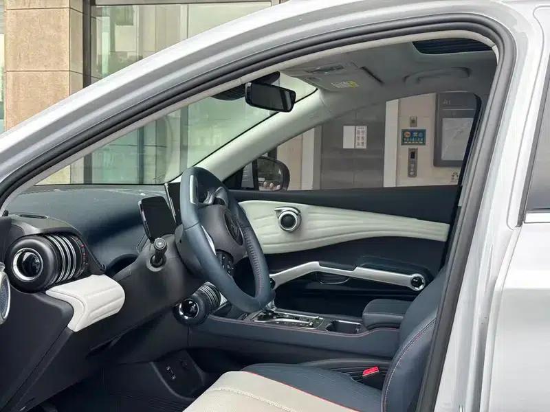 Yuan Plus 2022 430KM Premium — миниатюра 17