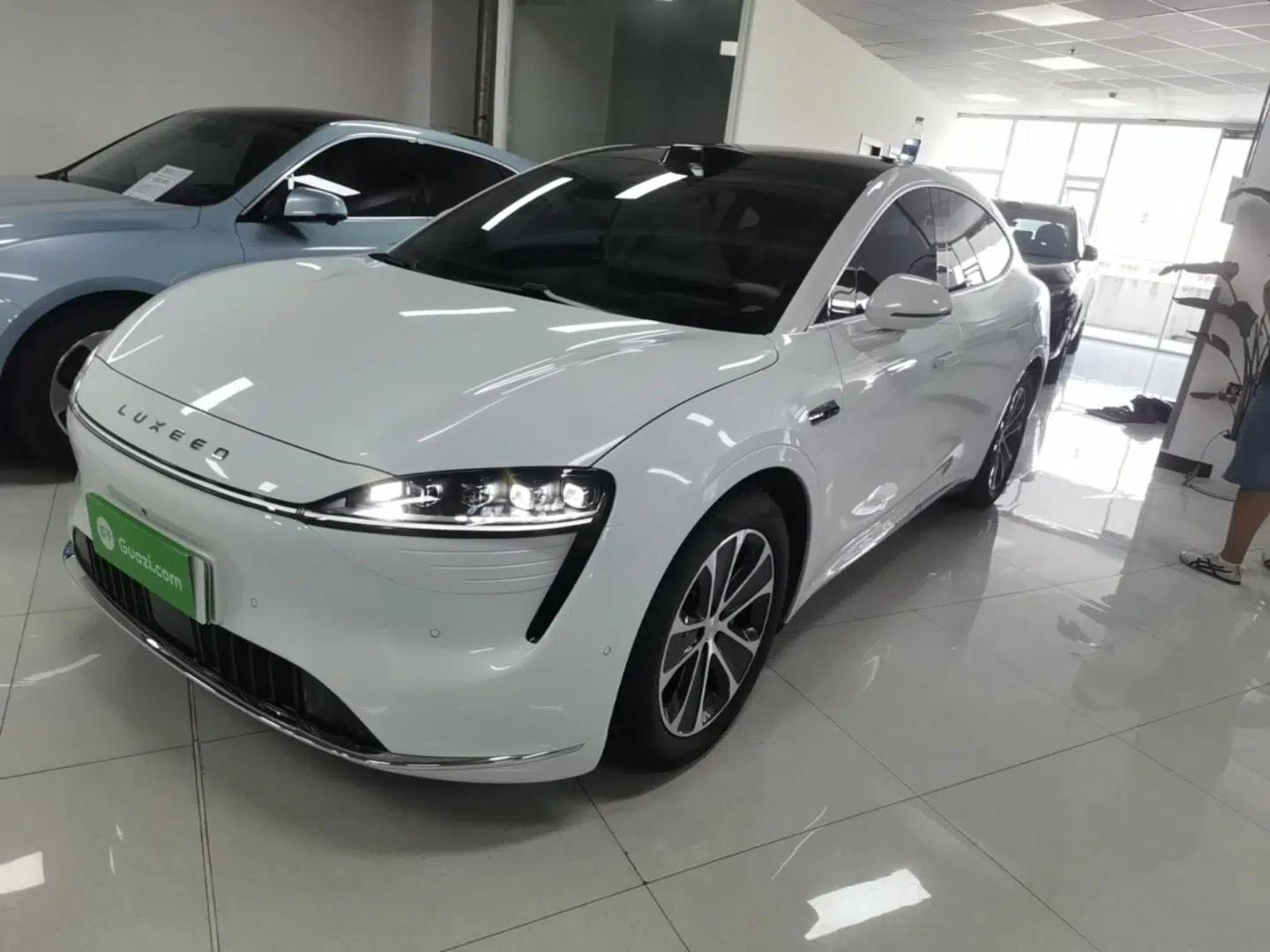 Hima Luxeed R7 2024 All-Electric 802 km Max — миниатюра 1