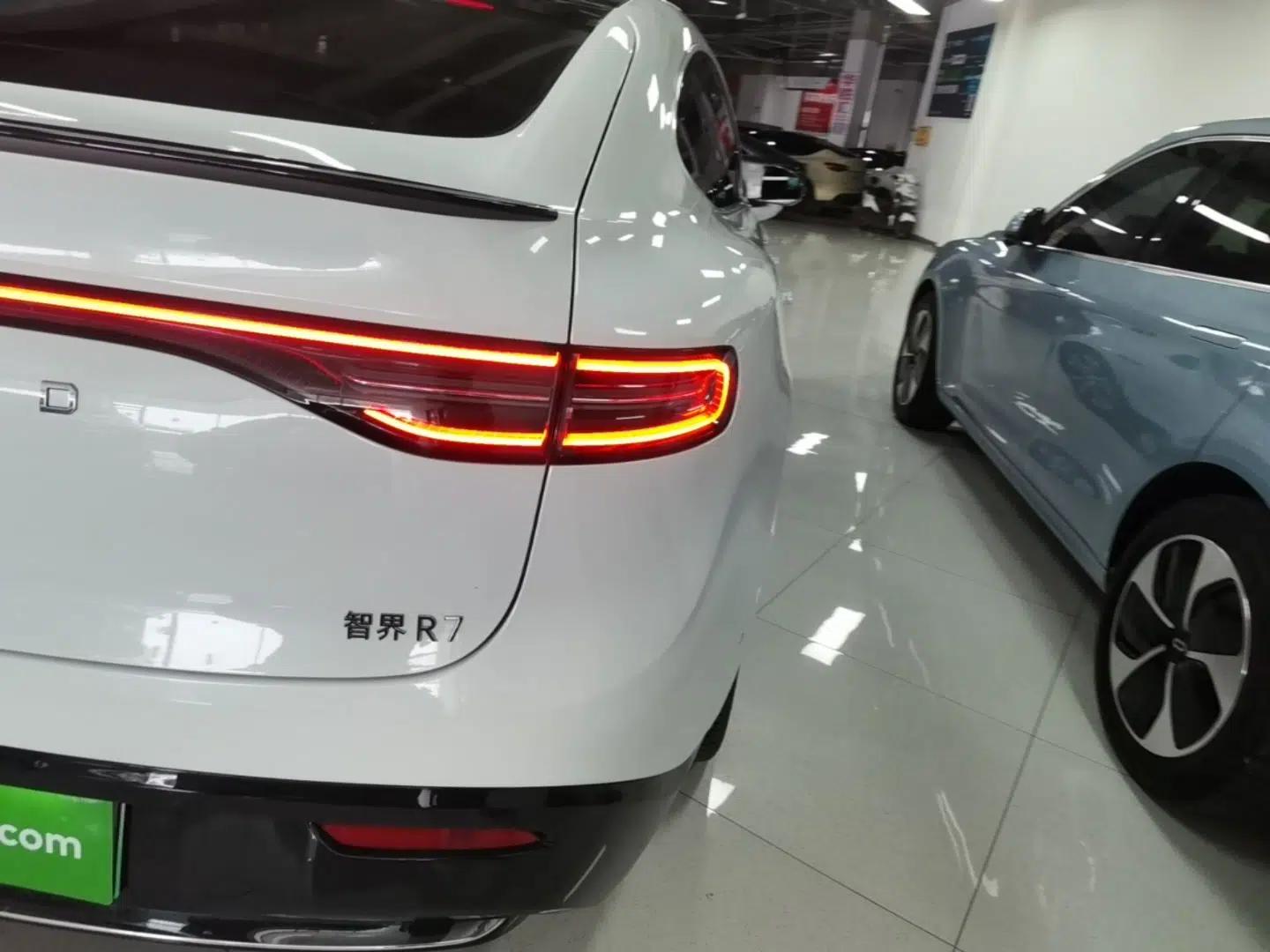 Hima Luxeed R7 2024 All-Electric 802 km Max — миниатюра 9