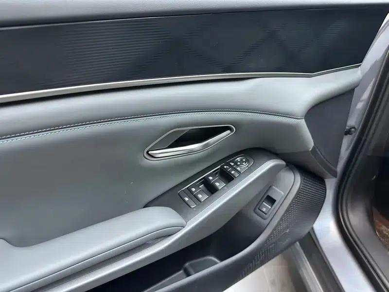Qin L DM 2025 Smart Driving Edition DM-i 80KM Leading Model — миниатюра 16