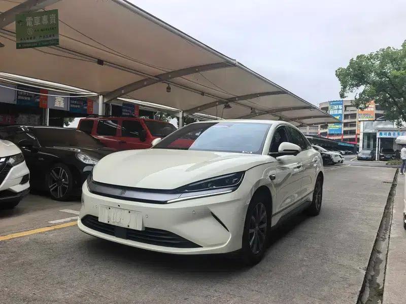 Qin L EV 2025 470KM Leading Edition — миниатюра 1