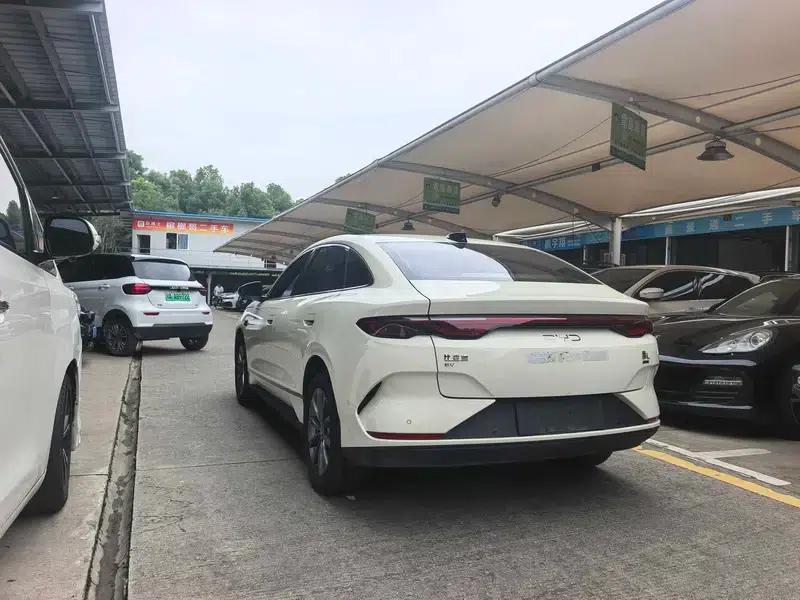 Qin L EV 2025 470KM Leading Edition — миниатюра 4