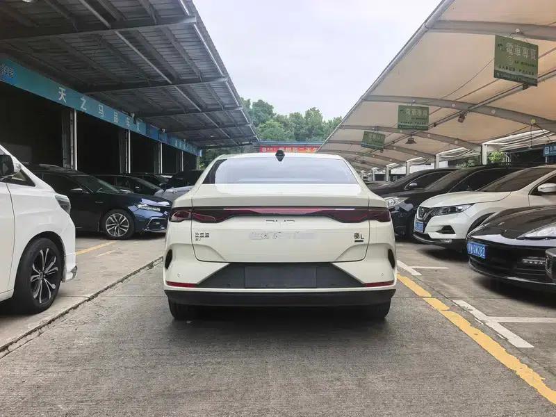 Qin L EV 2025 470KM Leading Edition — миниатюра 5