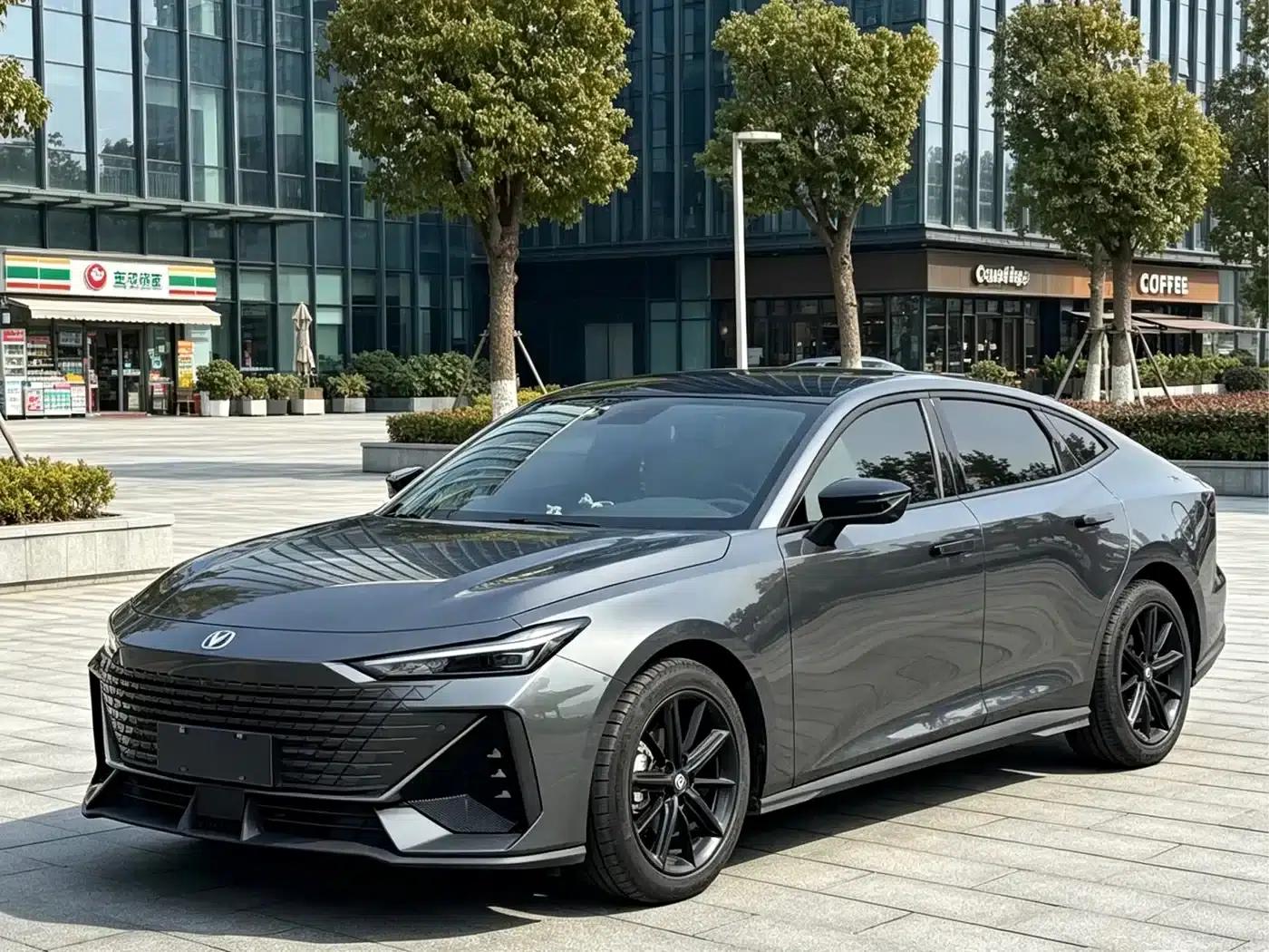 Changan UNI-V 2022 1.5T Smart Navigation Edition — миниатюра 1